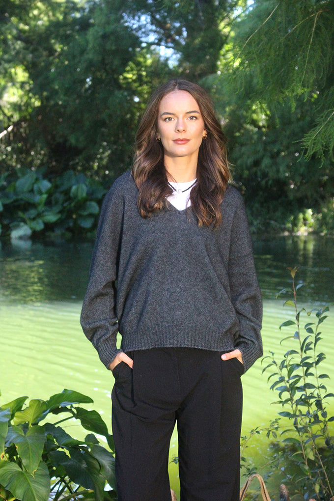 Possum Merino Cavern V Neck Jumper [9789]