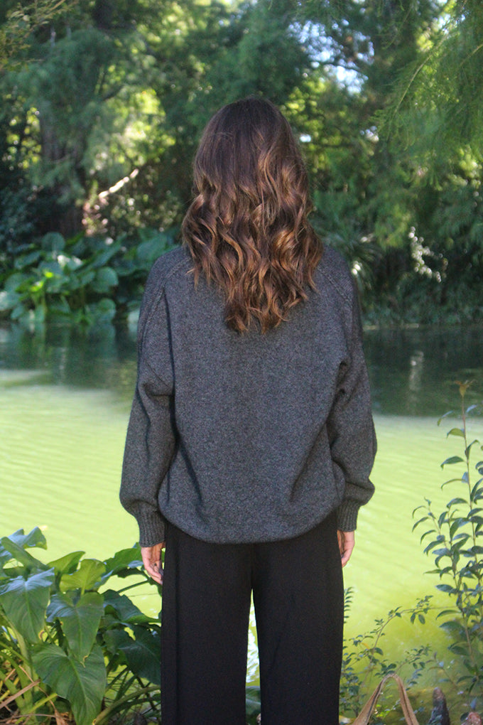 Possum Merino Cavern V Neck Jumper [9789]