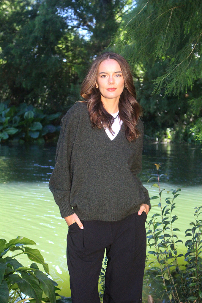 Possum Merino Cavern V Neck Jumper [9789]