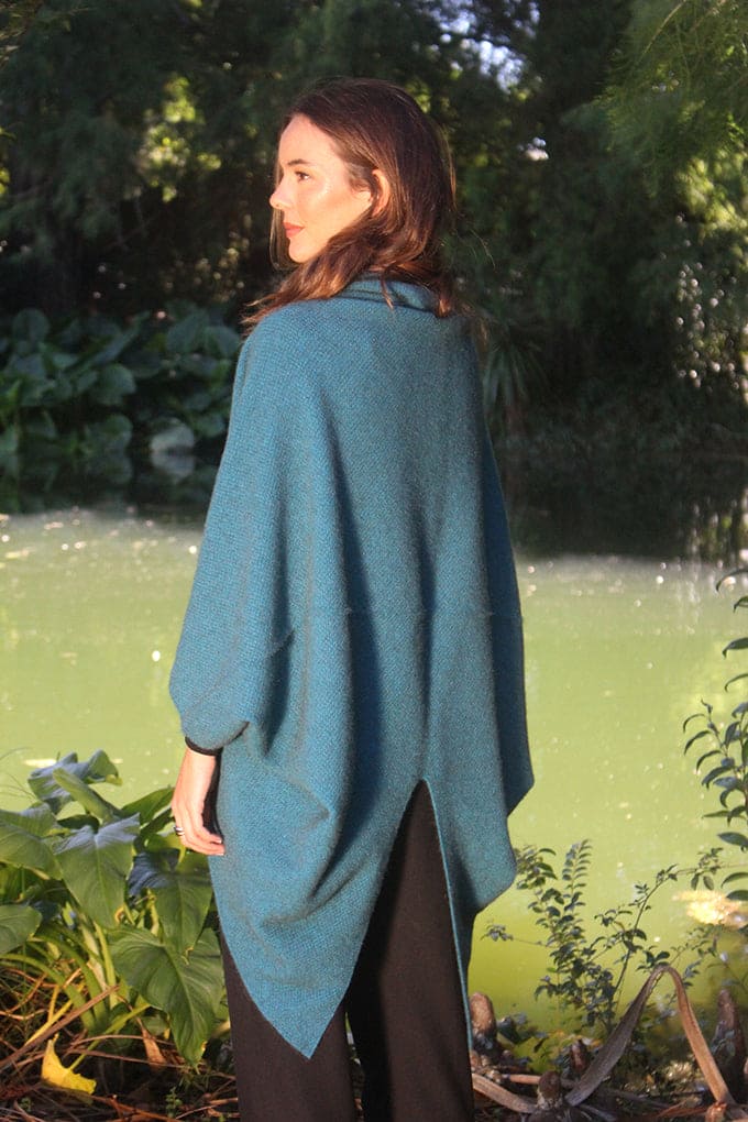 Possum Merino Takahe Cape [9995]