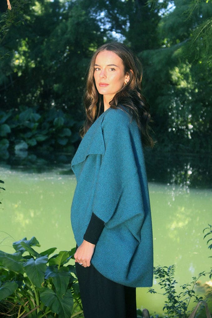 Possum Merino Takahe Cape [9995]