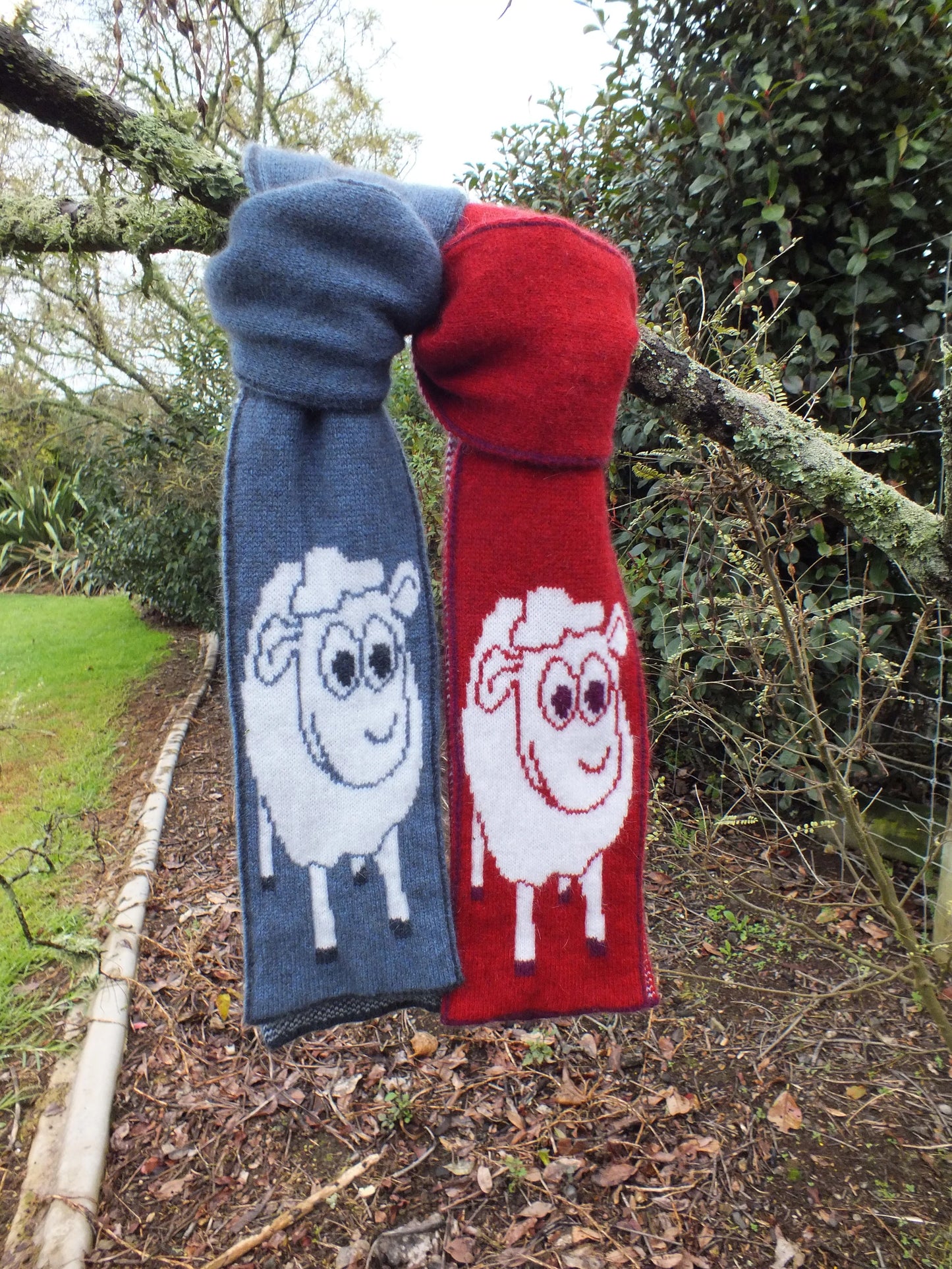 Merino & Possum Child’s Little Lamby Scarf [CK621]